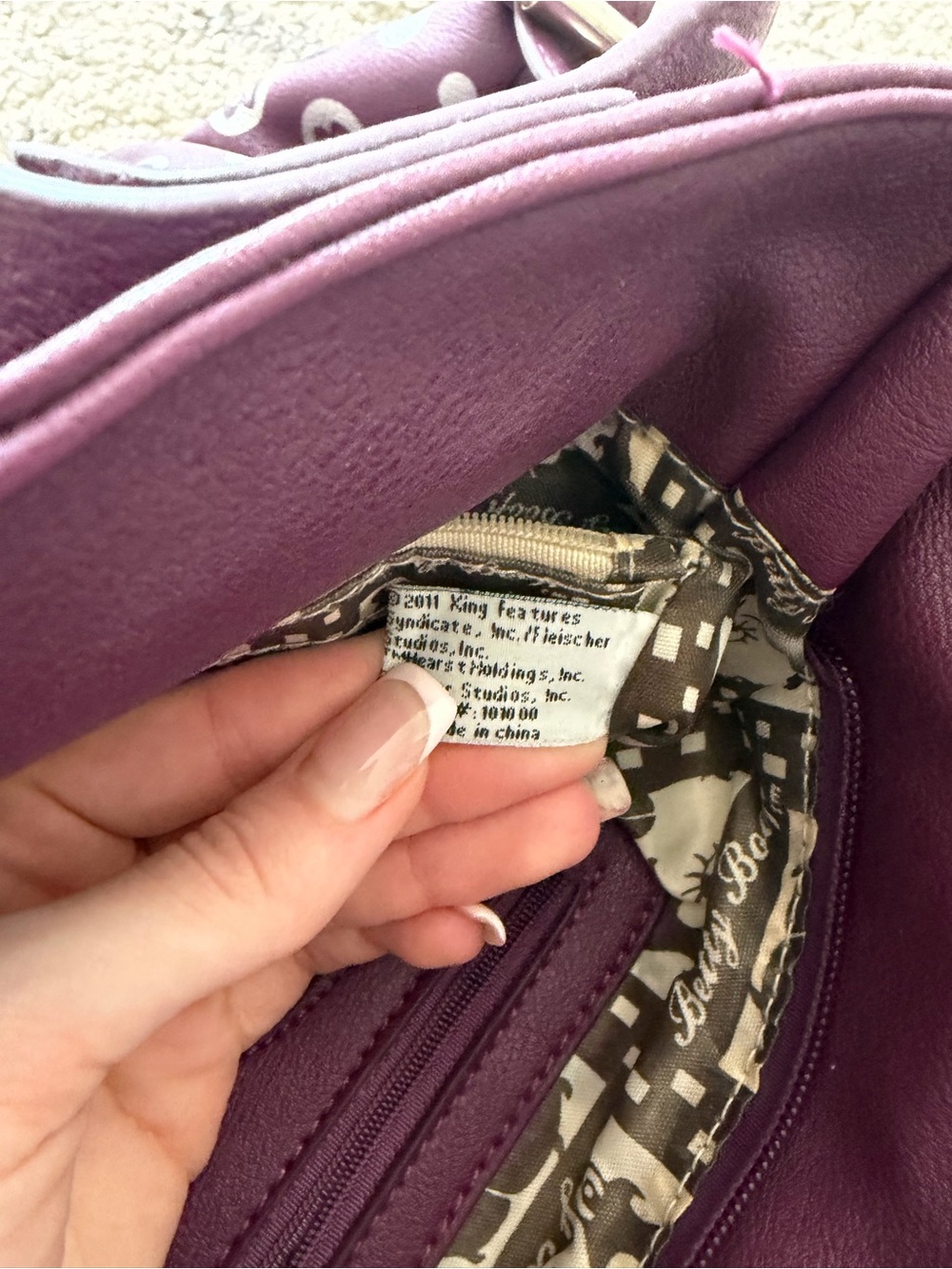 Vintage 2011 Betty Boop Purple Shoulder Bag - Picture 7 of 9